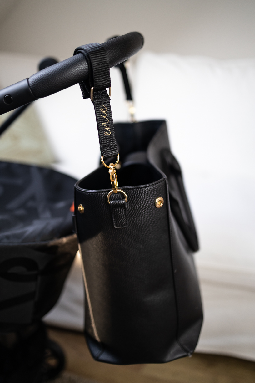 Úchyty na kočárek M silver