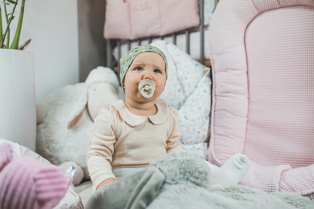 enie baby Dětská čepice 3-6m DOTS OLIVE