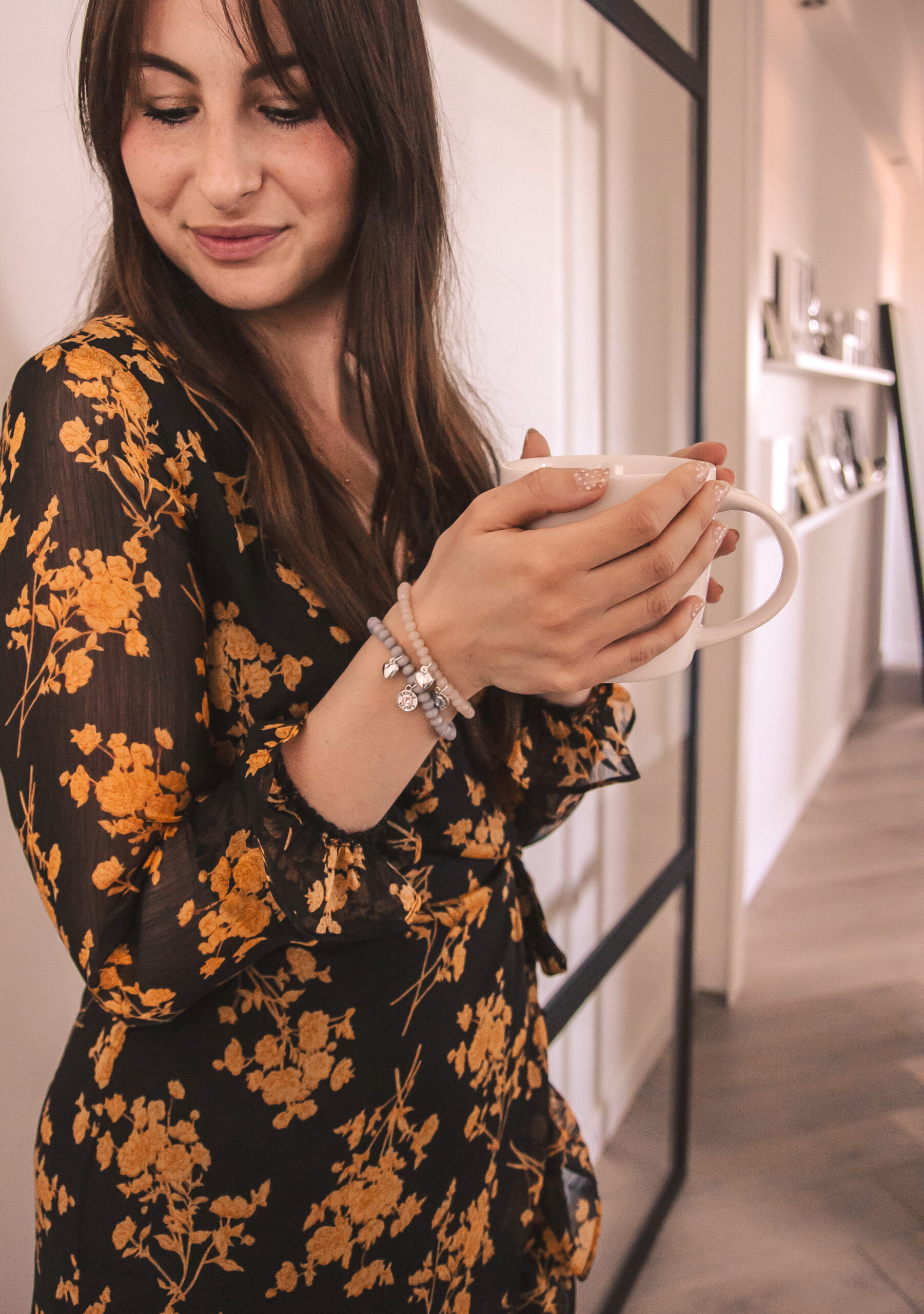 Proud MaMa Náramek Charm Lotus perleťový černý 419