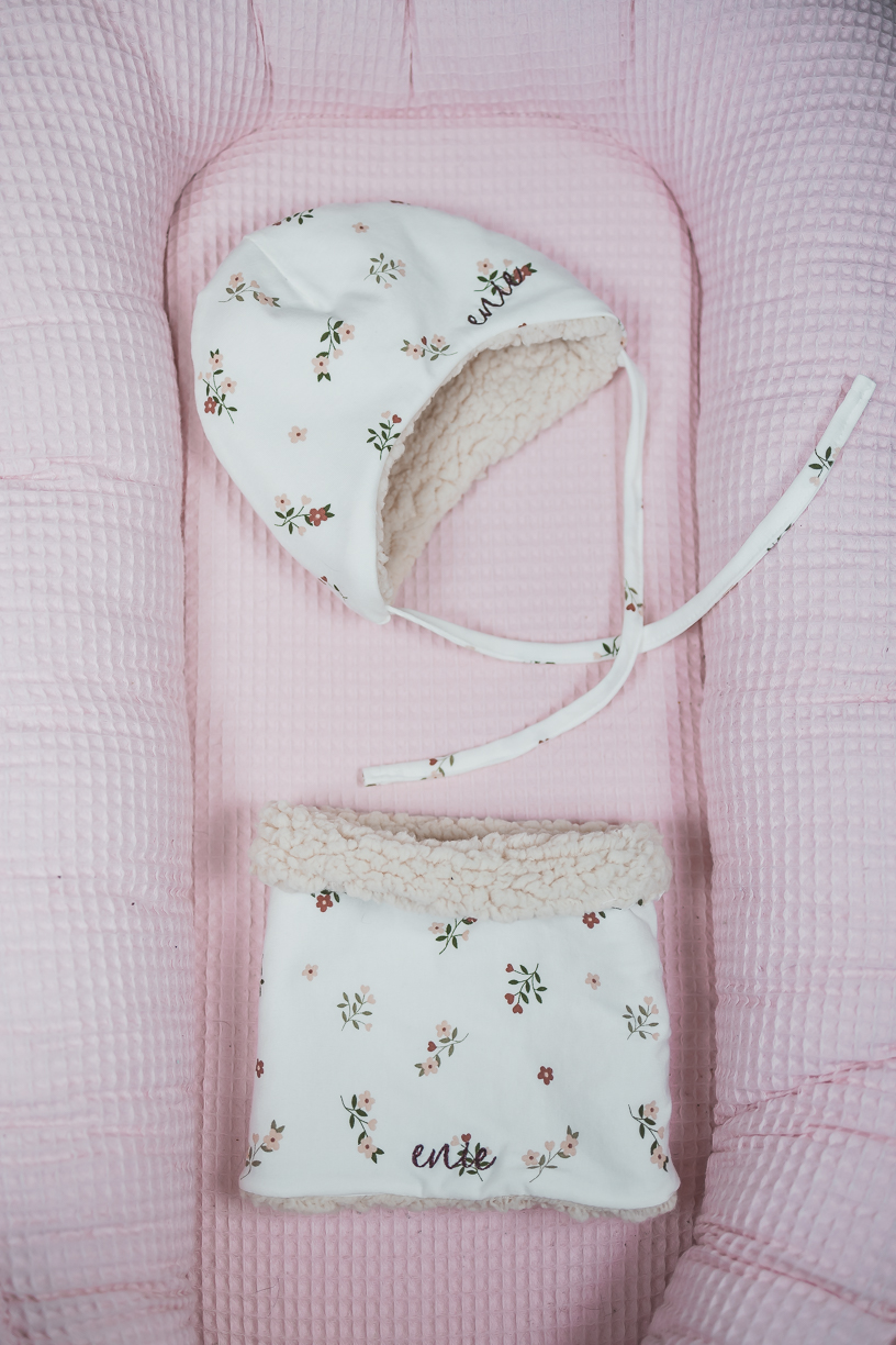 enie baby  Dětská čepice zimní 0-3m FLOWERS CREME