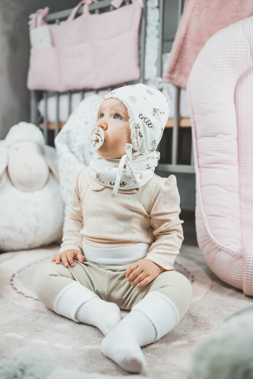 enie baby  Dětská čepice zimní 0-3m FLOWERS CREME