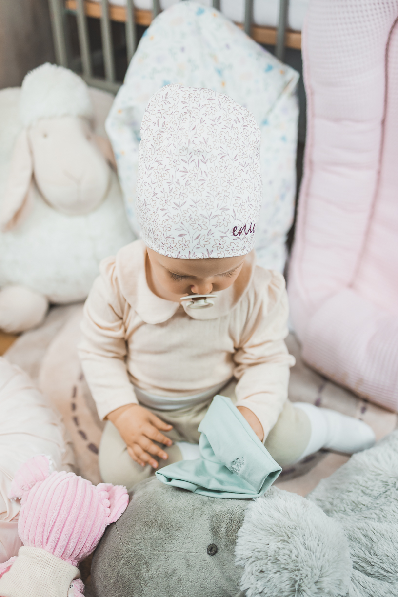 enie baby Dětská čepice 3-6m LITTLE LEAVES