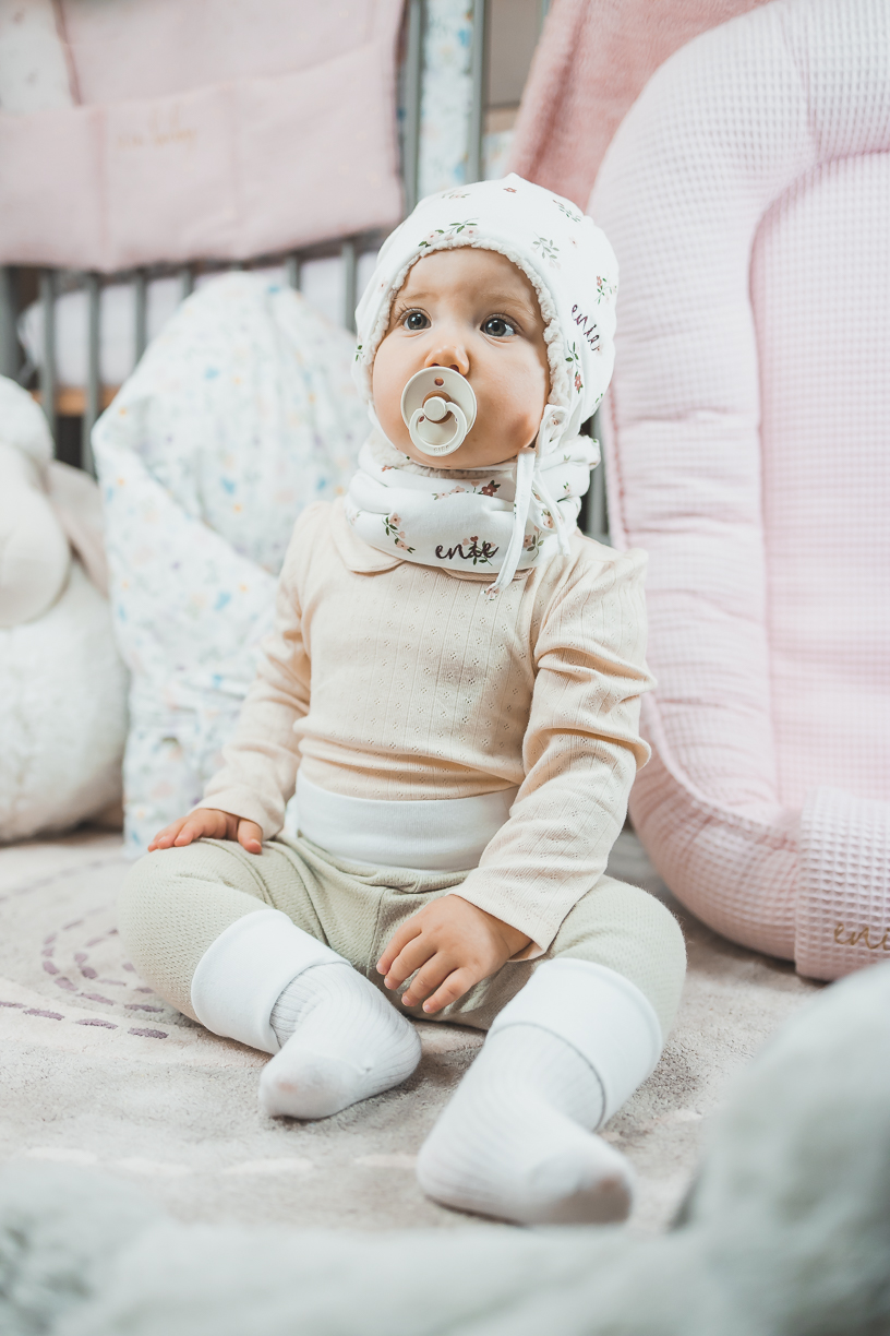 enie baby  Dětská čepice zimní 0-3m FLOWERS CREME