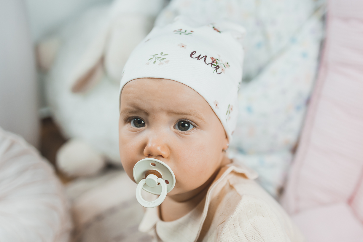 enie baby Dětská čepice 1-3m FLOWERS CREME