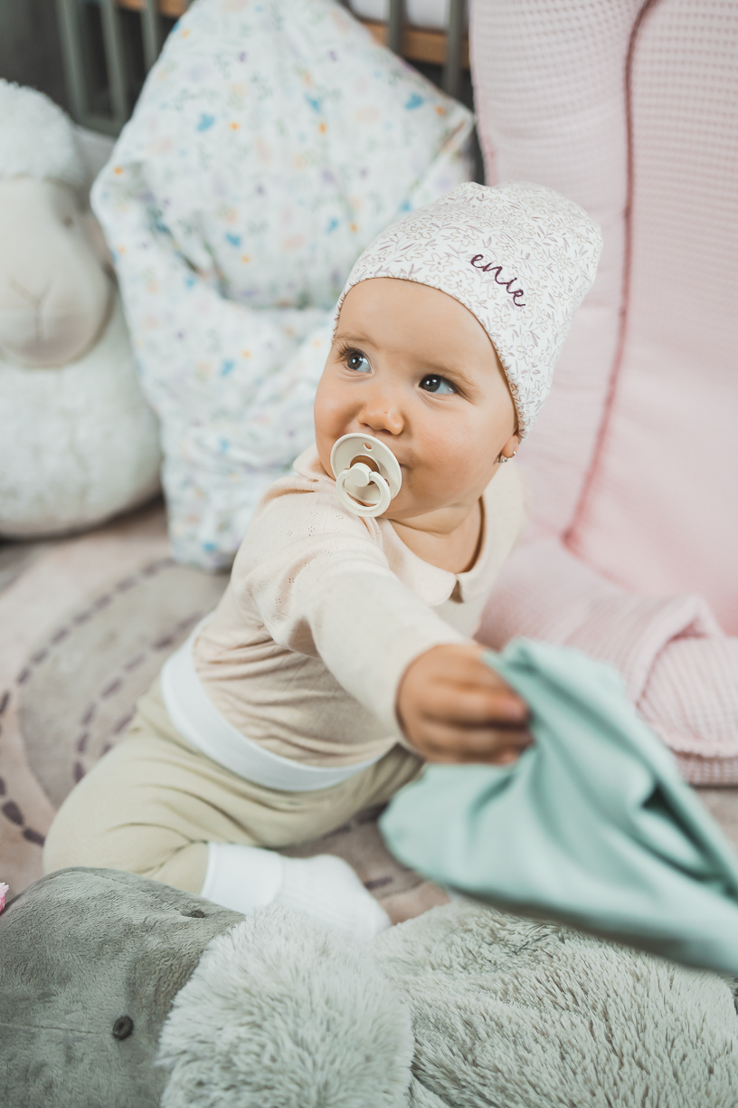 enie baby Dětská čepice 3-6m LITTLE LEAVES